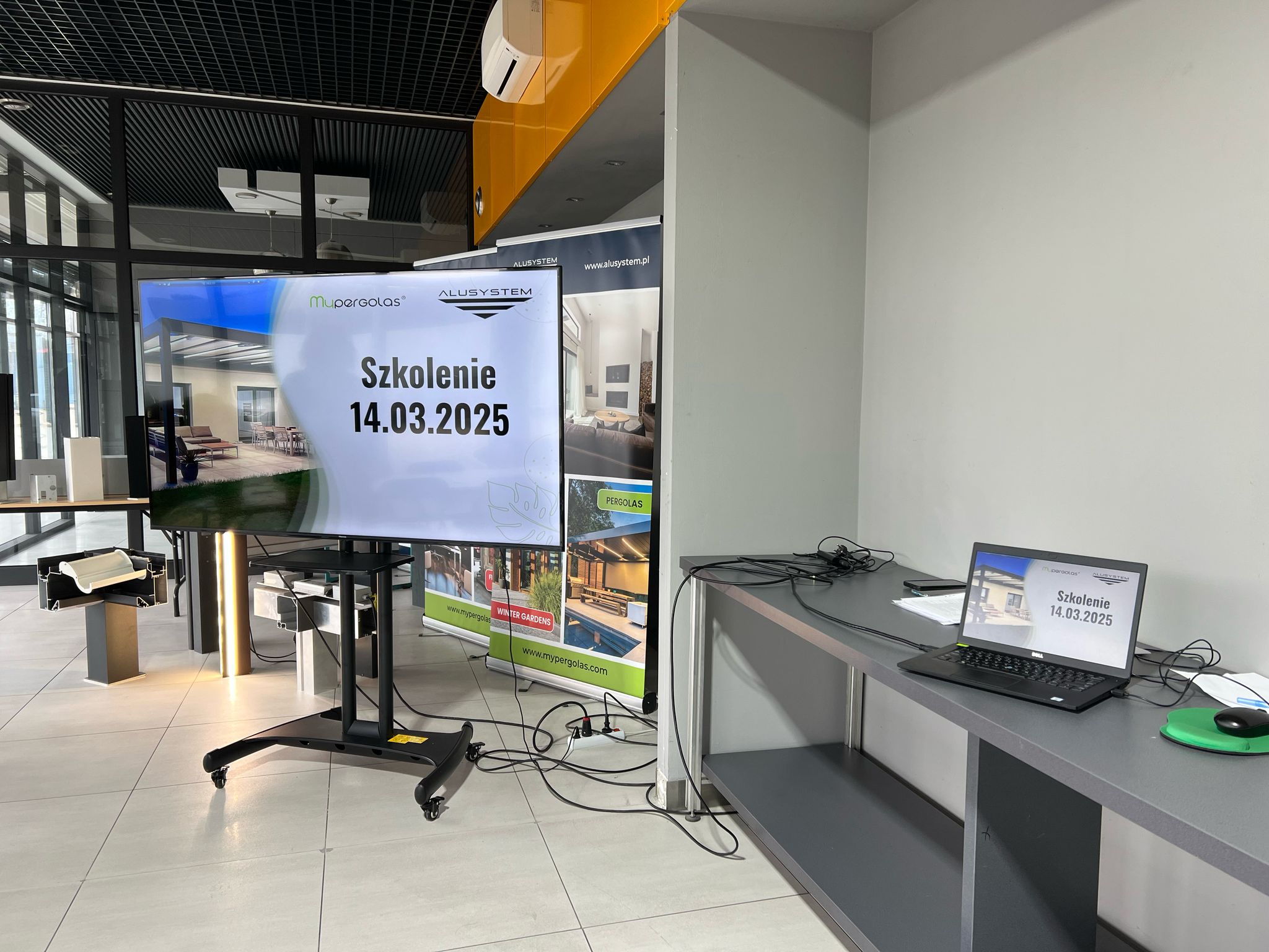 Help customers to build smart aluminum pavilions together